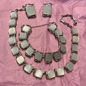Vintage - CORO - Complete Set - White Moonray - Thermoset Lucite - 1956